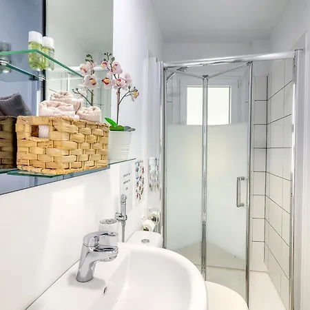 Modern With Private Parking & Ocean View & Coffee Corner Apartamento